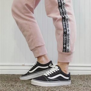 Classic Old Skool Vans black and white size 8